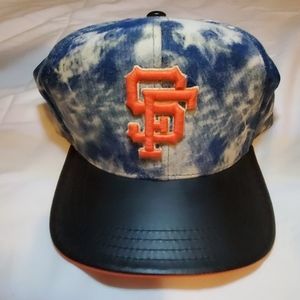 Adjustable baseball cap